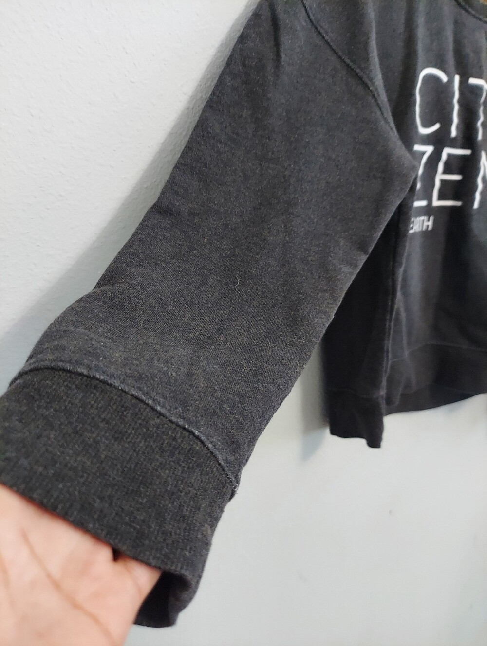 PACT Cropped Graphic "CITY ZEN EARTH" Sweatshirt Dark Gray Women Large - Picture 6 of 9